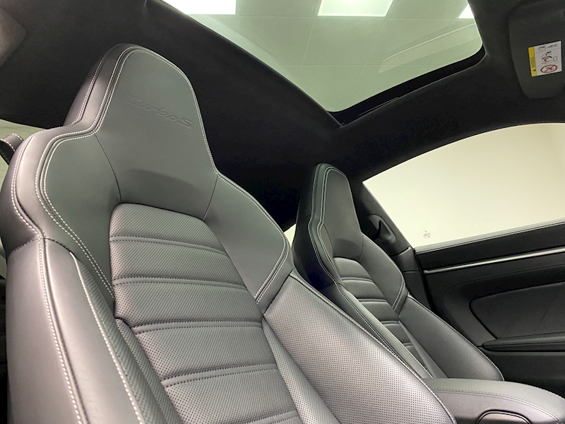 Porsche 911 T 992 Turbo S - U400056522