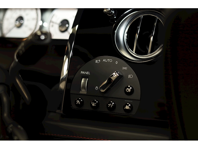 Rolls-Royce Dawn V12 - U400056825