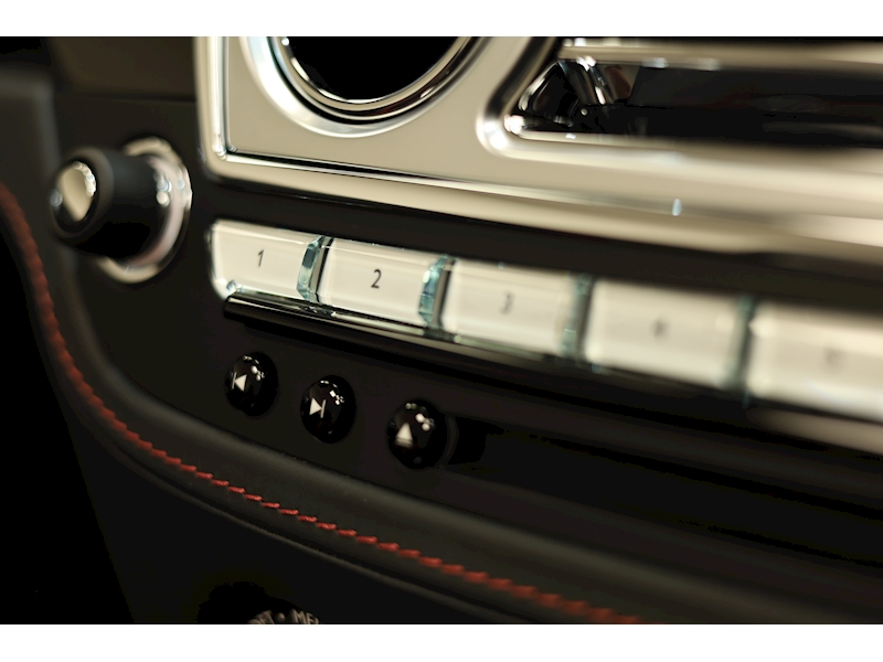 Rolls-Royce Dawn V12 - U400056825