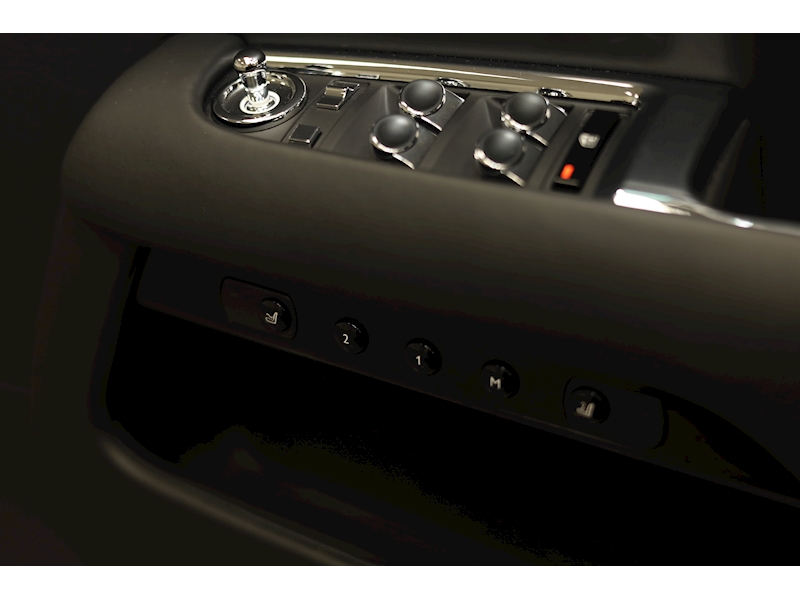 Rolls-Royce Dawn V12 - U400056825