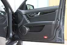 Mercedes-Benz C Class C63 V8 AMG - U217402