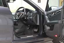 Mercedes-Benz C Class C63 V8 AMG - U217402