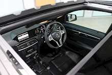 Mercedes-Benz C Class C63 V8 AMG - U217402