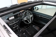 Mercedes-Benz C Class 6.3 C63 V8 AMG - Thumb 30