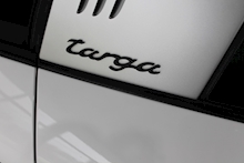 Porsche 911 3.8 (991) 3.8 GTS Targa 4 PDK - Thumb 11