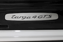 Porsche 911 3.8 (991) 3.8 GTS Targa 4 PDK - Thumb 17