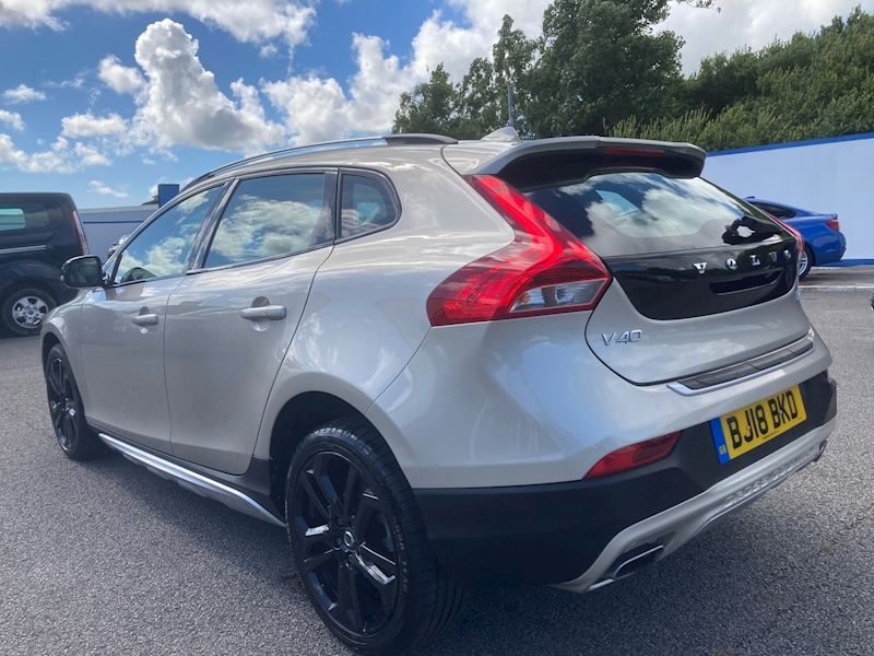 Used 2018 Volvo V40 Cross Country T3 Pro For Sale (U13199) | Chris ...