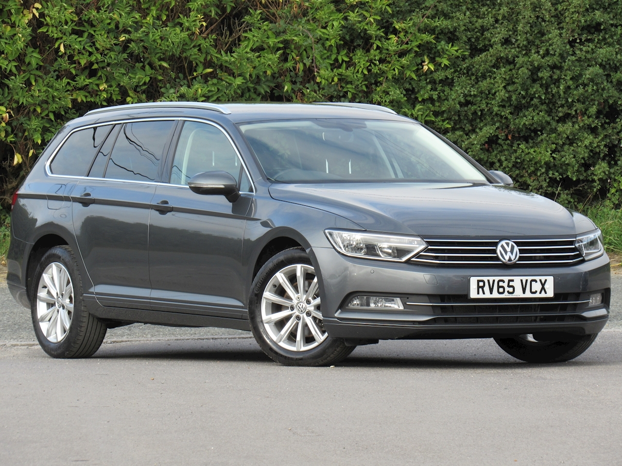 Sold. Volkswagen Passat Se Business Tdi Bluemotion Technology Estate 2.0 Manual Diesel