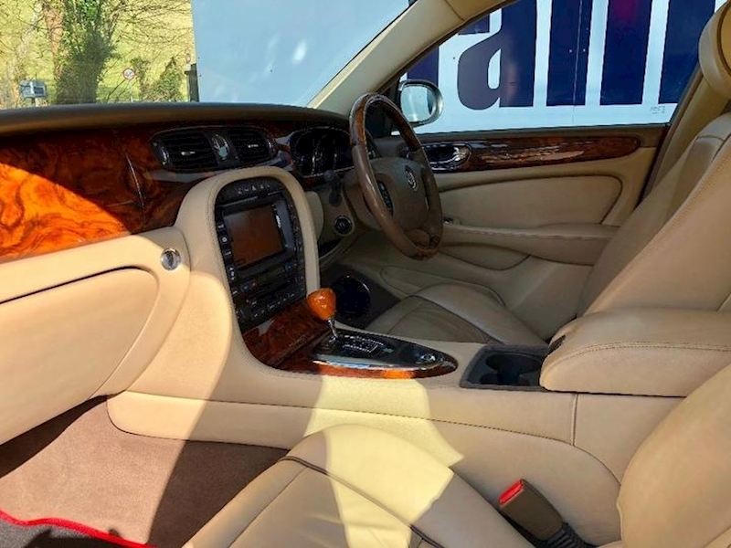 Jaguar/Daimler Xj V6 Sovereign Saloon 3.0 Automatic Petrol