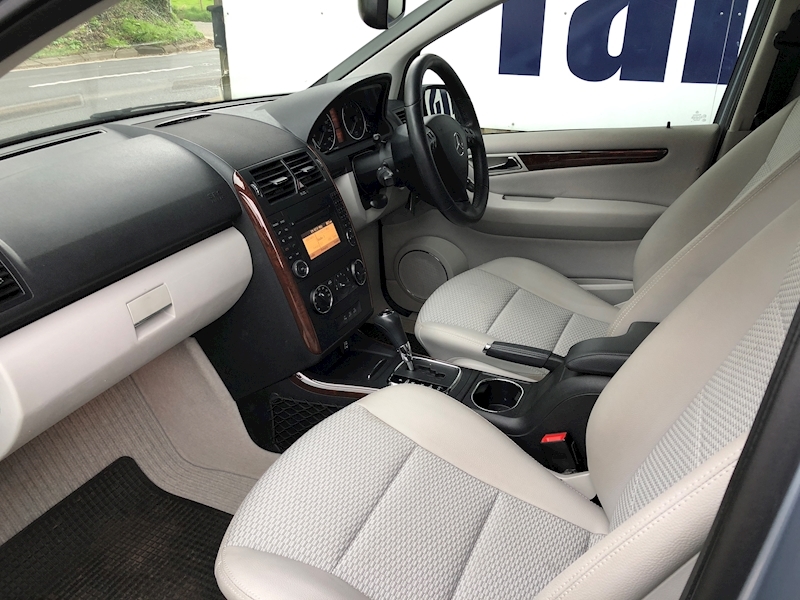 Mercedes A-Class A150 Elegance Se Hatchback 1.5 Cvt Petrol