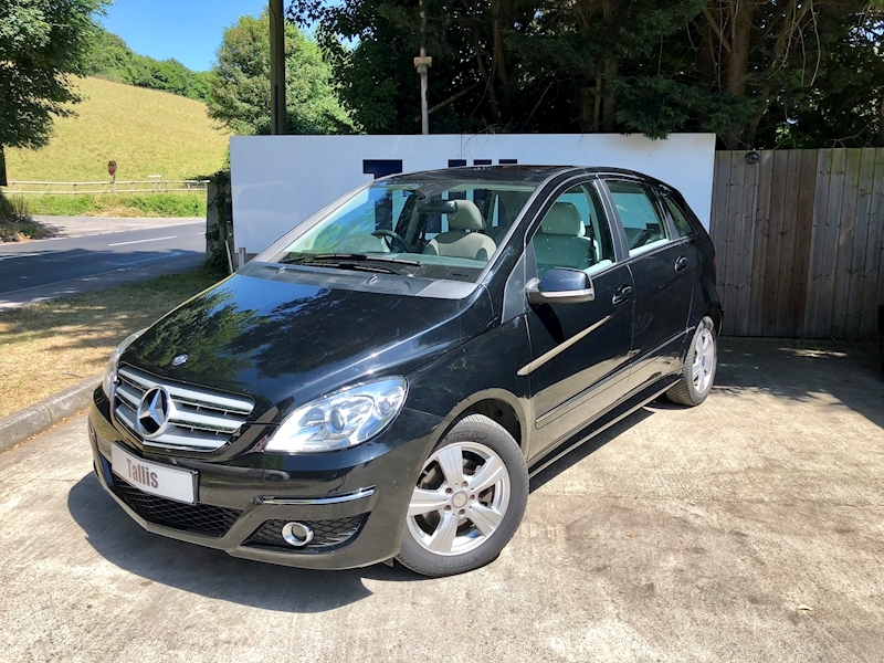 Mercedes B-Class B200 Se Mpv 2.0 Cvt Petrol