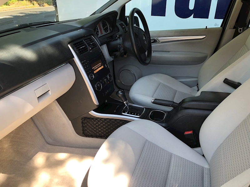 Mercedes B-Class B200 Se Mpv 2.0 Cvt Petrol