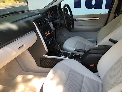 B-Class B200 Se Mpv 2.0 Cvt Petrol