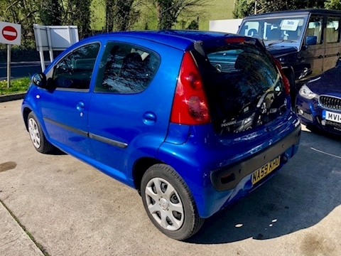 107 Urban Hatchback 1.0 Semi Auto Petrol