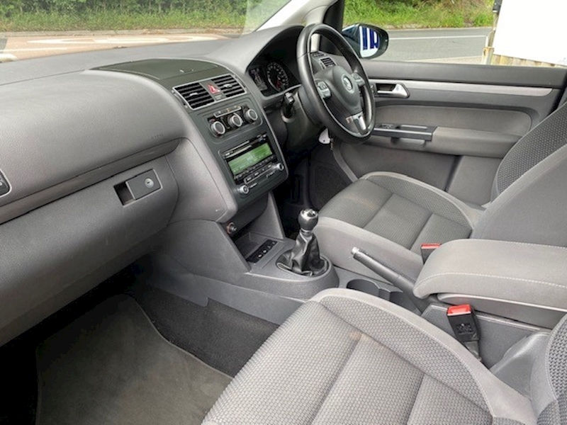 Volkswagen Touran SE MPV 1.6 Manual Diesel