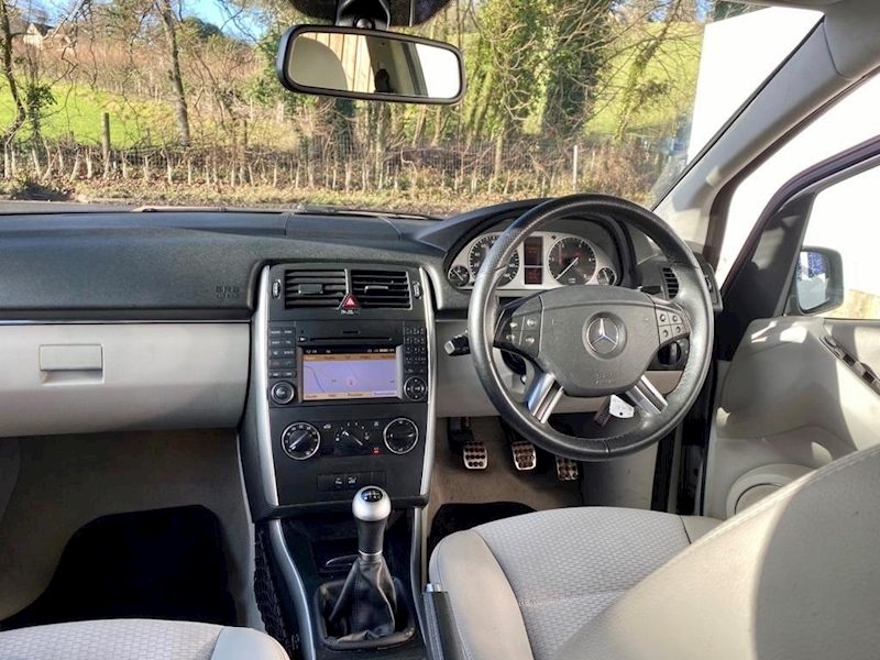 Mercedes-Benz 2.0 B200 CDI Sport Hatchback 5dr Diesel Manual (148 g/km, 140 bhp)