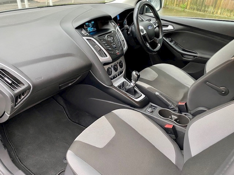 Ford 1.6 TDCi Zetec Hatchback 5dr Diesel Manual (109 g/km, 113 bhp)