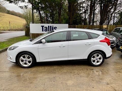 1.6 TDCi Zetec Hatchback 5dr Diesel Manual (109 g/km, 113 bhp)