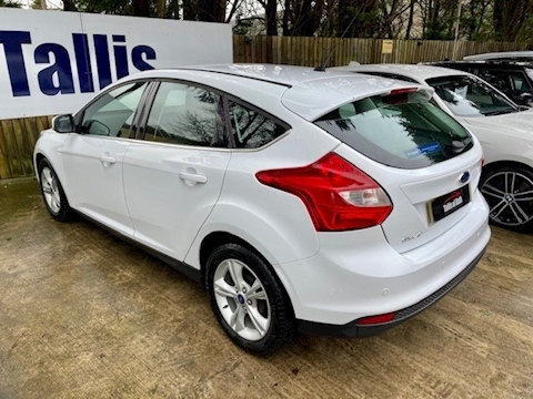 1.6 TDCi Zetec Hatchback 5dr Diesel Manual (109 g/km, 113 bhp)