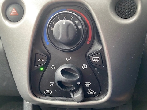 1.0 VTi Active Hatchback 3dr Petrol EU5 (68 ps)