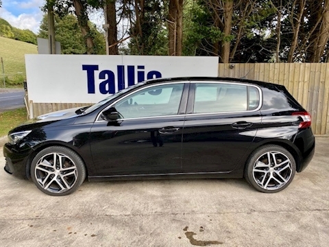 1.2 PureTech Allure Hatchback 5dr Petrol Manual (s/s) (107 g/km, 130 bhp)
