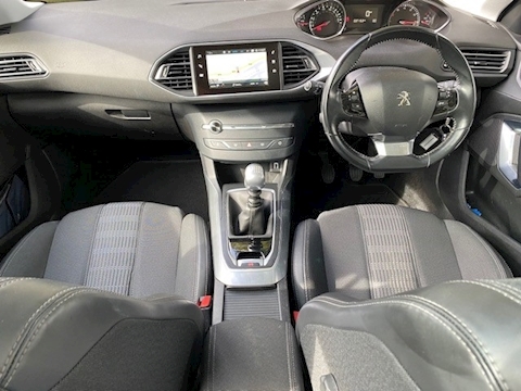 1.2 PureTech Allure Hatchback 5dr Petrol Manual (s/s) (107 g/km, 130 bhp)