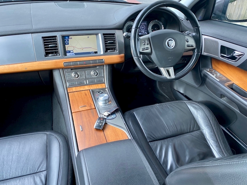 Jaguar 3.0 V6 Luxury Saloon 4dr Petrol Automatic (249 g/km, 235 bhp)