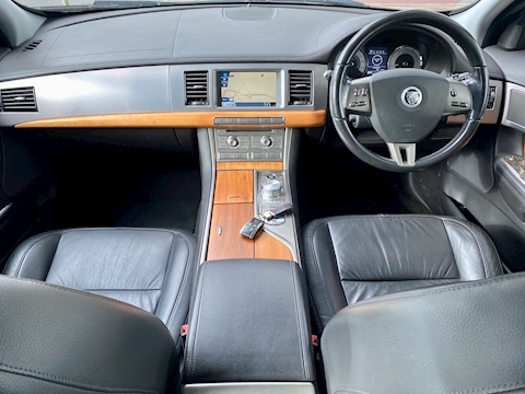3.0 V6 Luxury Saloon 4dr Petrol Automatic (249 g/km, 235 bhp)