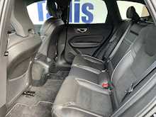 Volvo XC60 T5 R-Design 