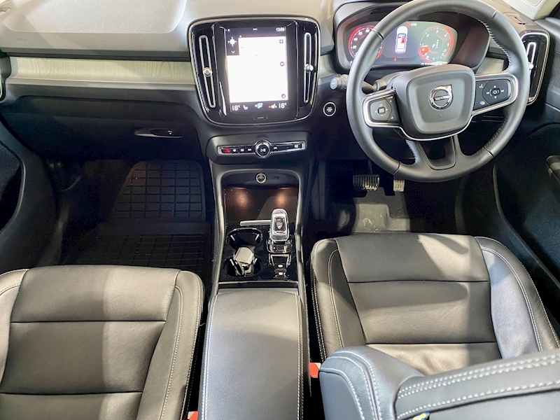 Volvo 2.0 D3 Inscription SUV 5dr Diesel Auto AWD (s/s) (150 ps)