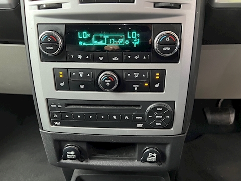 Crd Grand Limited Mpv 2.8 Automatic Diesel