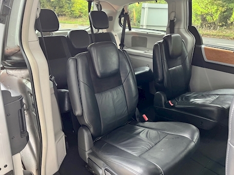 Crd Grand Limited Mpv 2.8 Automatic Diesel