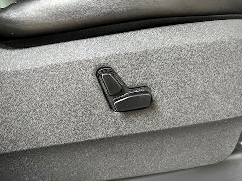 Crd Grand Limited Mpv 2.8 Automatic Diesel