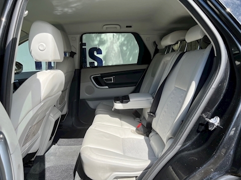 2.0 TD4 SE Tech SUV 5dr Diesel Auto 4WD Euro 6 (s/s) (180 ps)