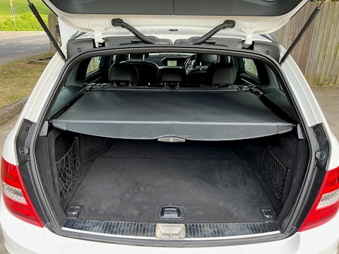 C220 Cdi Blueefficiency Amg Sport Plus Estate 2.1 Automatic Diesel