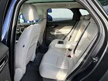Jaguar F-PACE D180 Portfolio 