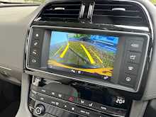 Jaguar F-PACE D180 Portfolio 