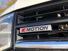 Volkswagen Transporter 2017 T32 Kombi Highline 4 Motion 204 DSG - Thumb 4