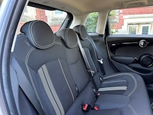 MINI Hatch 2019 Cooper S Classic - Thumb 13