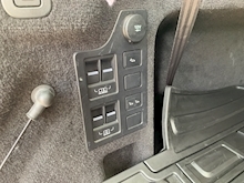 Land Rover Discovery 2018 SD V6 HSE - Thumb 14