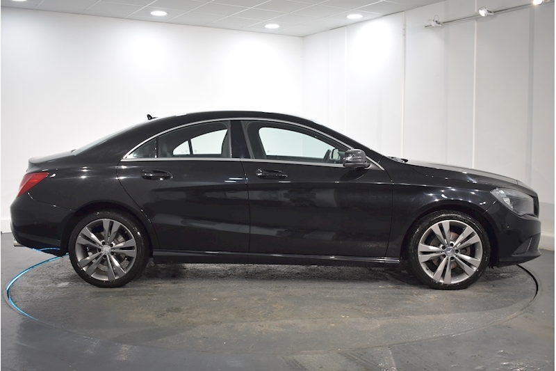 Mercedes-Benz - Cla Cla200 Cdi Sport Saloon 2.1 Automatic Diesel (2015 ...