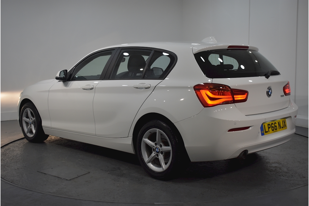 BMW 1.5 118i SE Hatchback 5dr Petrol (s/s) (136 ps