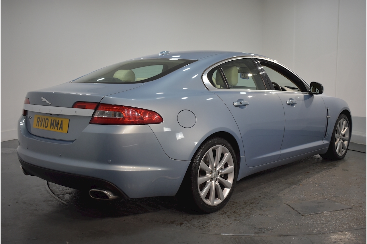 Jaguar - XF Premium Luxury Saloon 3.0 Automatic Diesel (2010) ⋆ Sascron